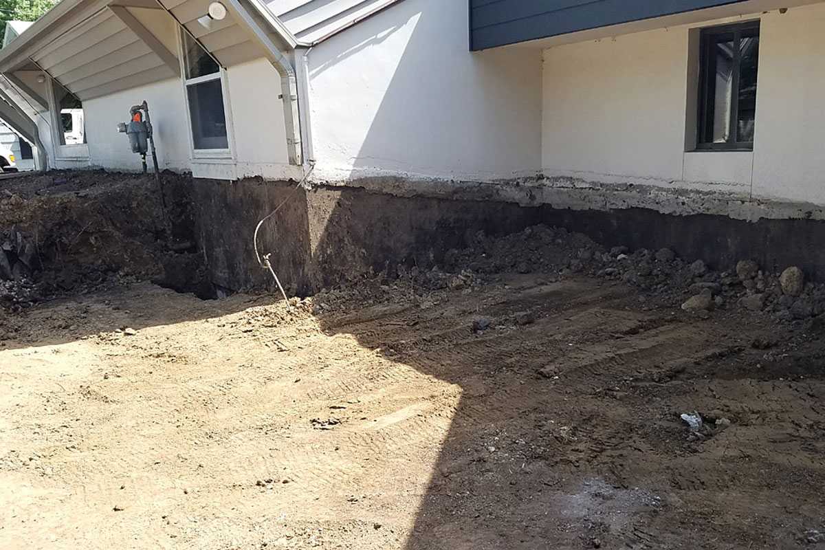 Tips-on-Comparing-Foundation-Repair-Bids-Photo
