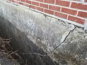 Foundation-Wall-Crack-Kansa-300x225