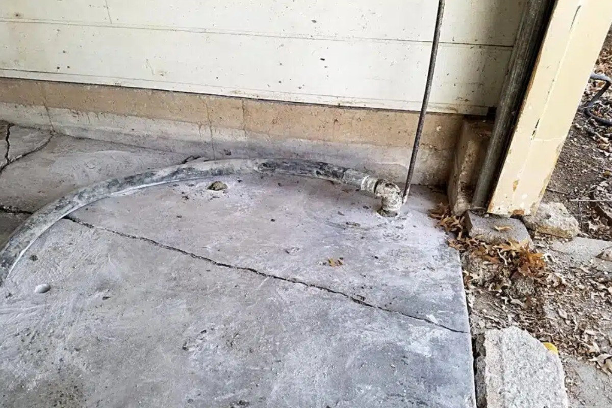 How to Fix Uneven Floors in Old Houses Featured Image